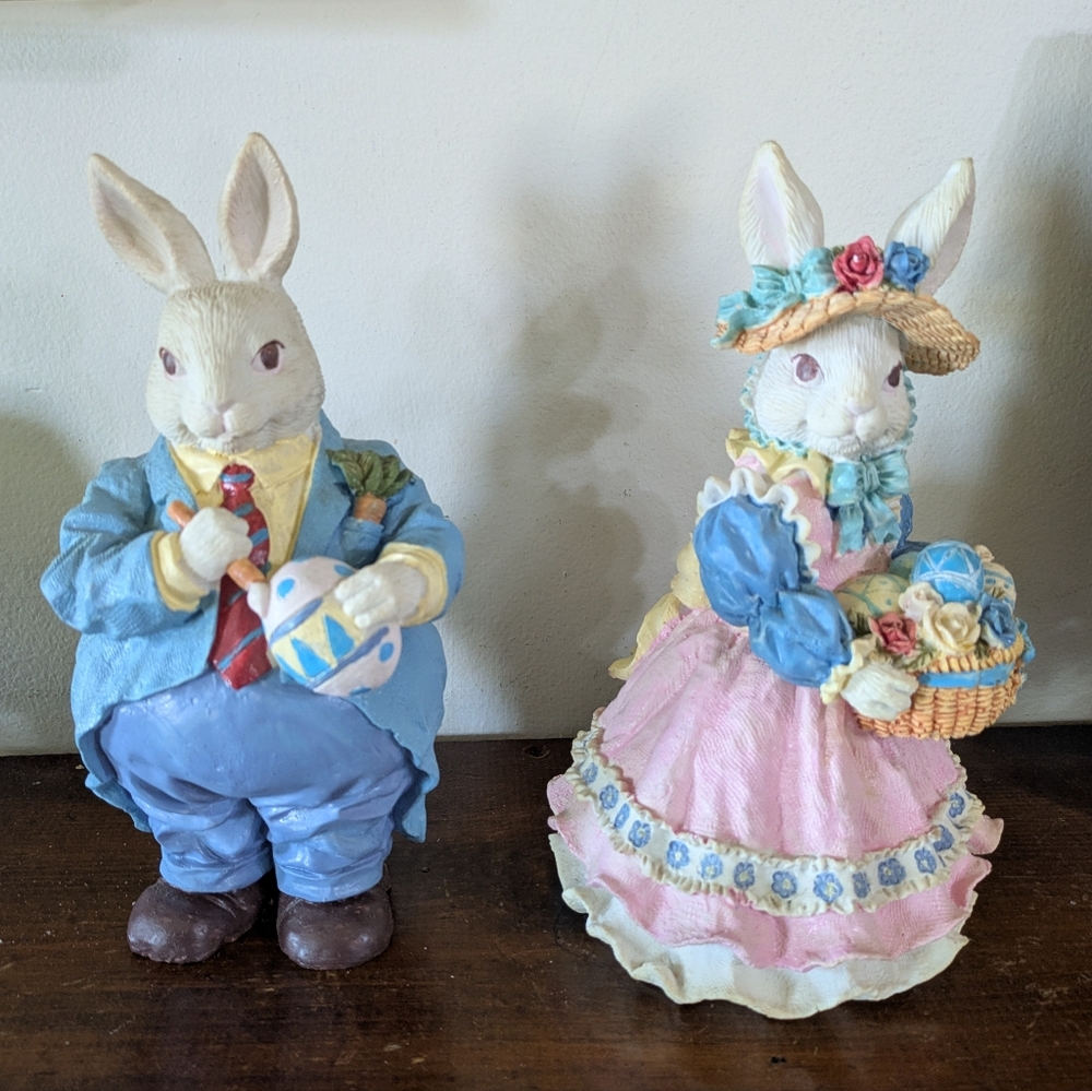 Vintage Set of 2 Hand Painted Poly Stone Easter Bunny Sculptures W/ Boxes Rabbit